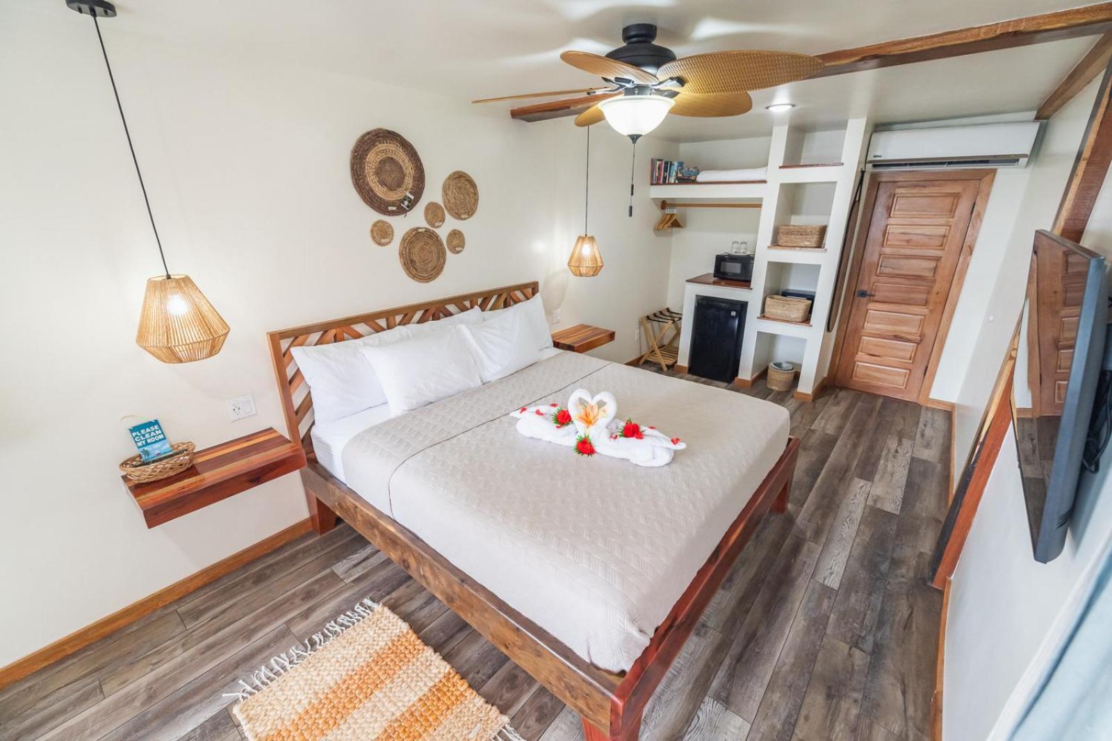 Ocean Tide Beach Resort San Pedro  Exteriör bild
